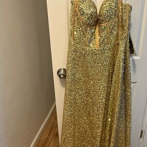 Elegant Gold Sequin Strapless Dress